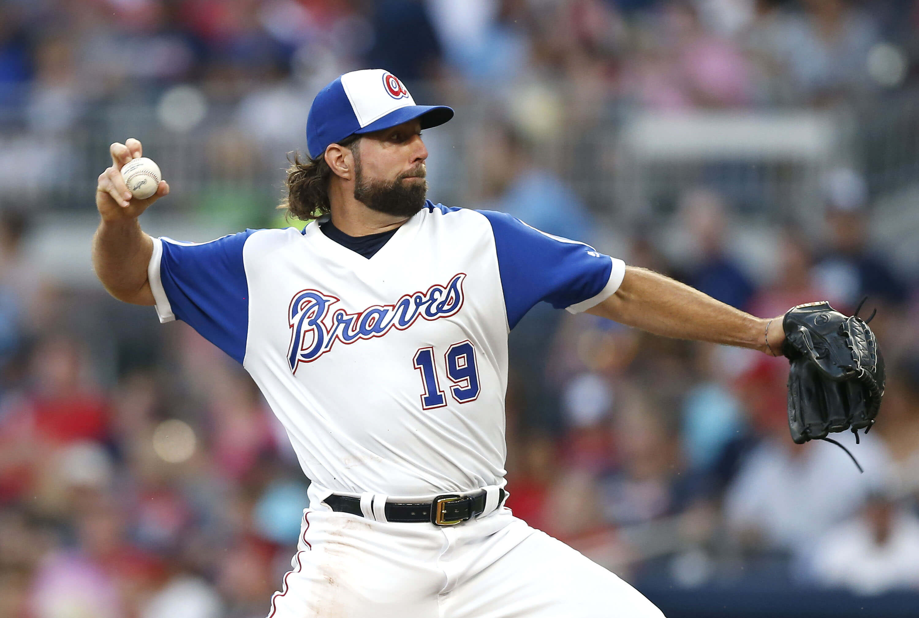 Atlanta Braves will wear Hank Aaron-era throwbacks this weekend