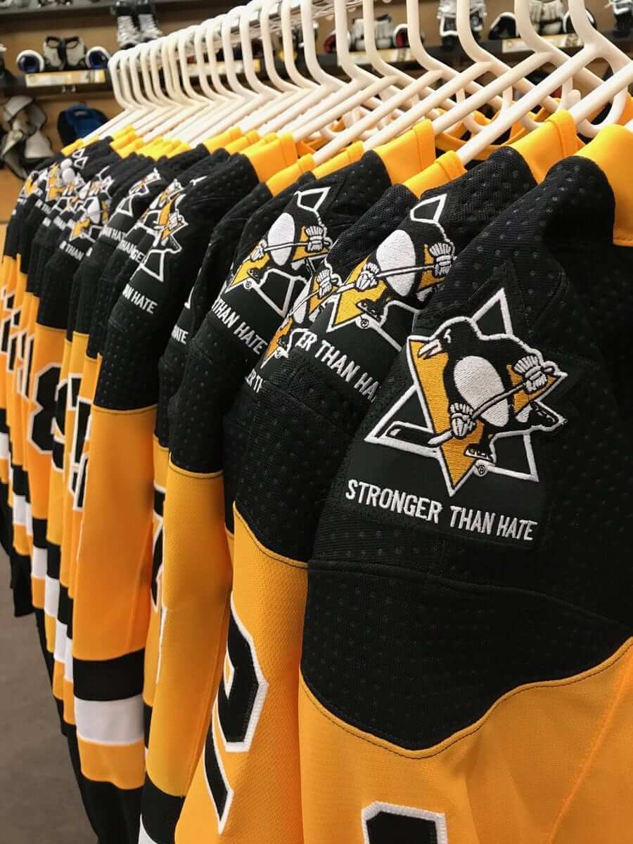 Penguins to wear alternate gold jersey in playoffs