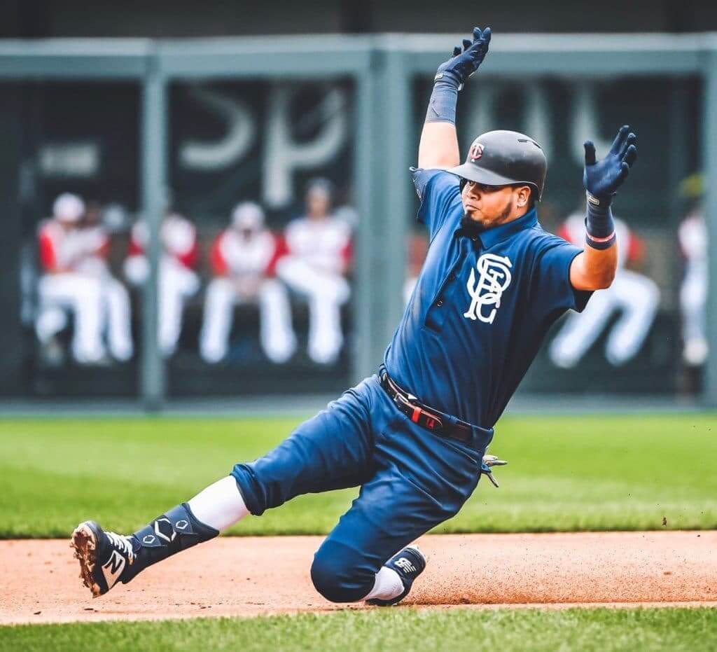 Royals, Twins Wear Negro Leagues Throwbacks