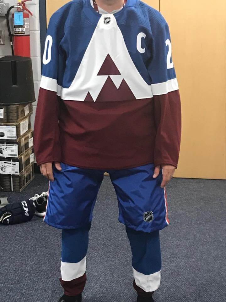 Colorado Avalanche unveil 25th anniversary sweater, jersey patch