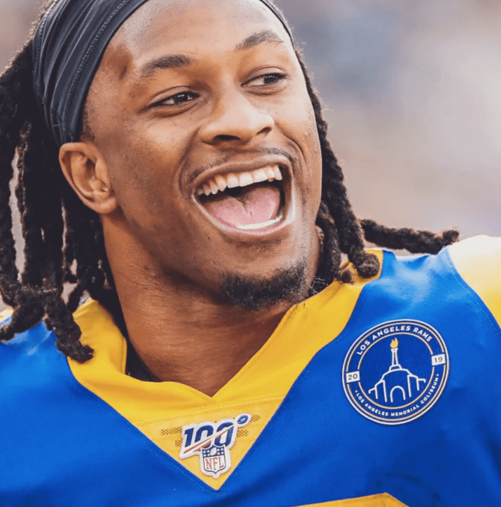 What the L.A. Rams uniforms ought to look like % - William F. Yurasko