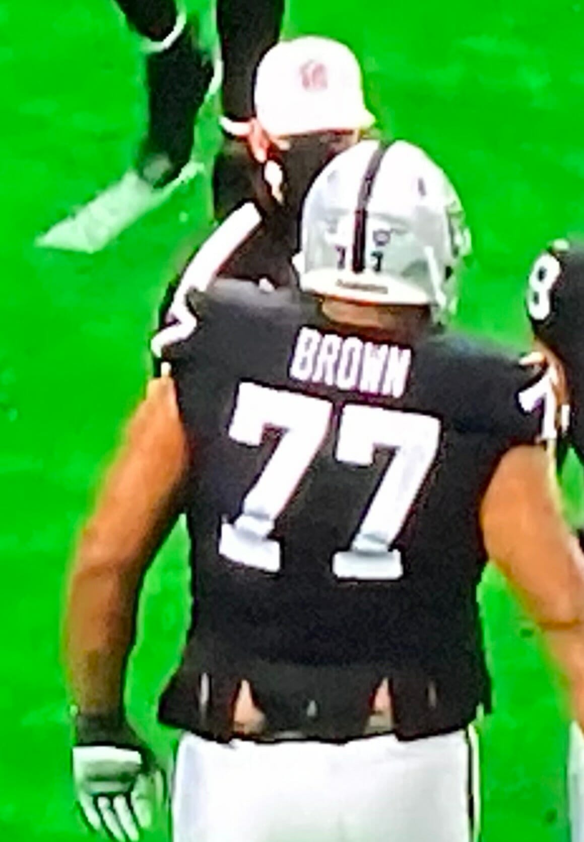 Raiders' Trent Brown Rocks Black Lives Matter Facemask During Pregame