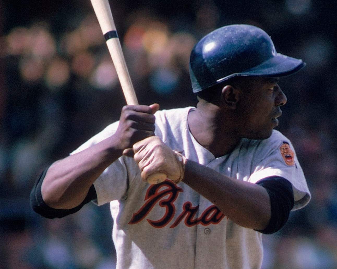 Bidders a-clamorin' for jersey worn by Hammerin' Hank Aaron