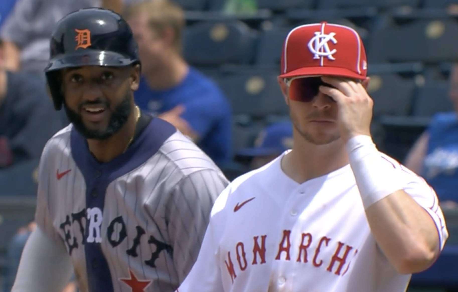 Royals and Tigers Wear Negro Leagues Throwbacks