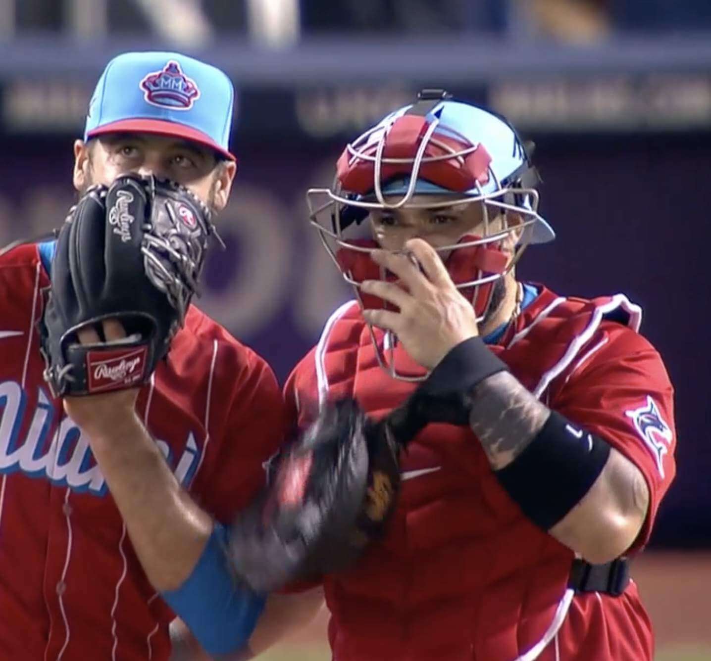 MLB Catchers Wearing Unusual Mitt Wristband Strap