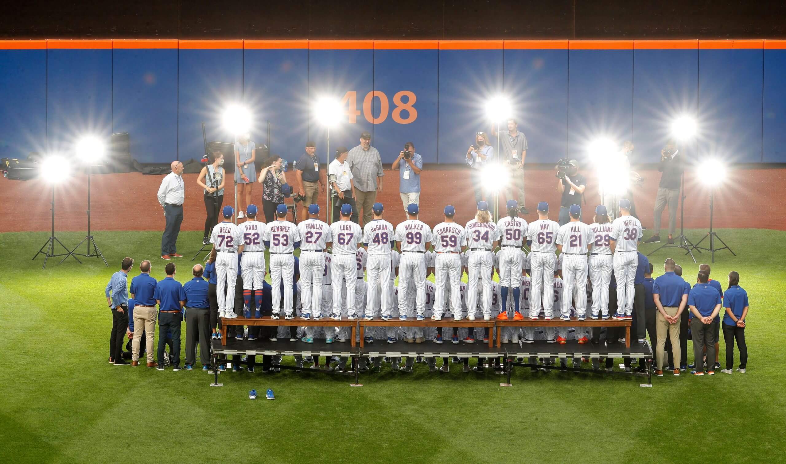 Photographer Captures Unusual View of MLB Team Portrait