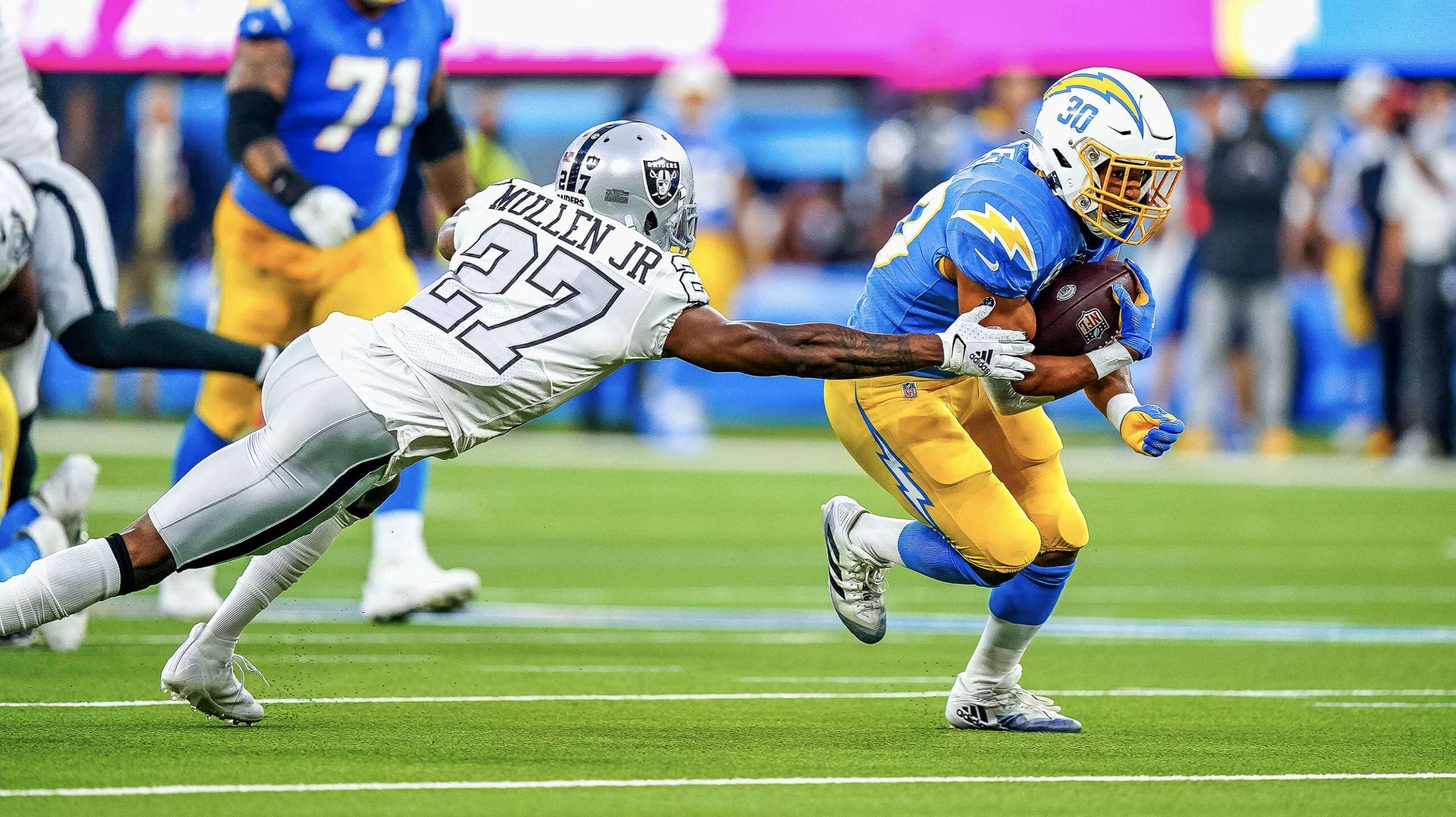 Raiders' Color Rush jerseys are throwback-styled white and silver