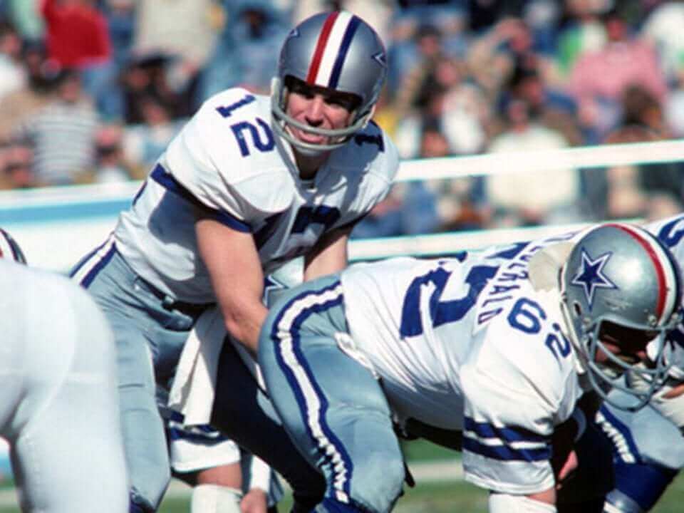 Members of '76 Cowboys proud to see throwback helmet vs. Broncos