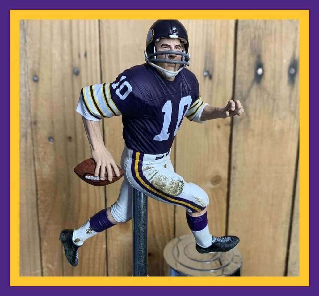 Favre Vikings jerseys aren't flying onto shelves – Twin Cities