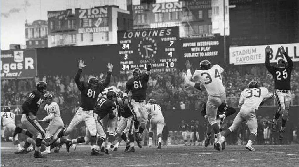 It NEedS MoRe tEaL!” White jerseys/ Black britches VS LA Rams : r