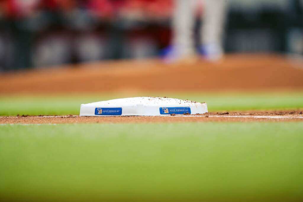 SportsCenter - The Los Angeles Dodgers and Kansas City Royals are wearing throwback  uniforms to honor the 75th anniversary of Jackie Robinson breaking the  color barrier 🤝 MLB